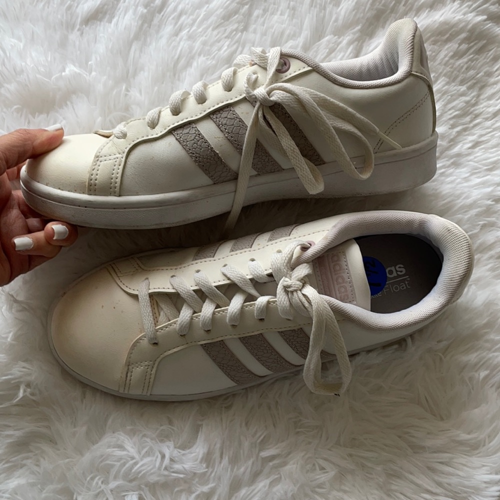 Adidas - Picture 2 of 4